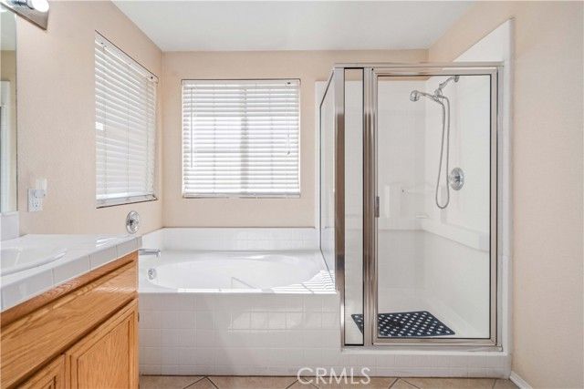 2111 Janet Dr, Lancaster, CA 93536