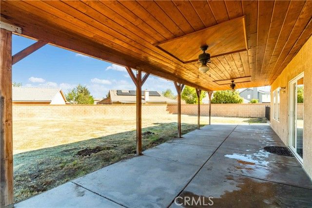 2111 Janet Dr, Lancaster, CA 93536