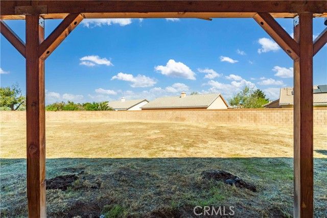 2111 Janet Dr, Lancaster, CA 93536