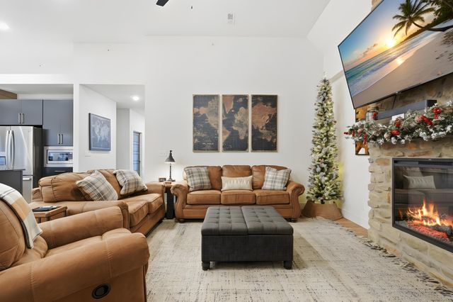 177 Poolside 27, Hollister, MO 65672