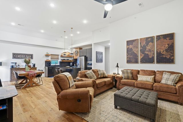 177 Poolside 27, Hollister, MO 65672