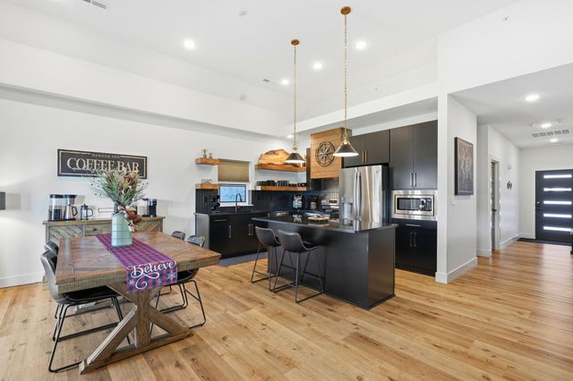 177 Poolside 27, Hollister, MO 65672