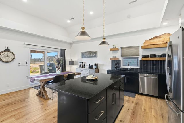 177 Poolside 27, Hollister, MO 65672