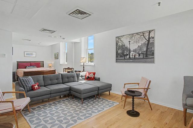 131 Main St Apt 207, Burlington, VT 05401