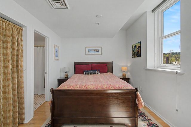 131 Main St Apt 207, Burlington, VT 05401