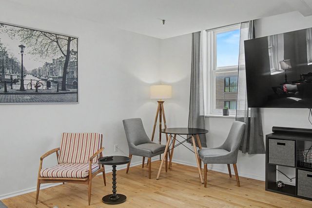 131 Main St Apt 207, Burlington, VT 05401