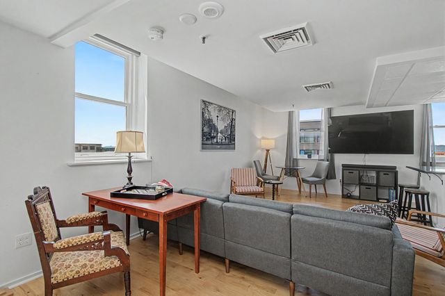 131 Main St Apt 207, Burlington, VT 05401