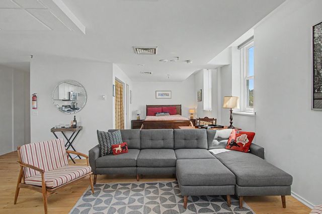 131 Main St Apt 207, Burlington, VT 05401