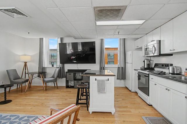131 Main St Apt 207, Burlington, VT 05401
