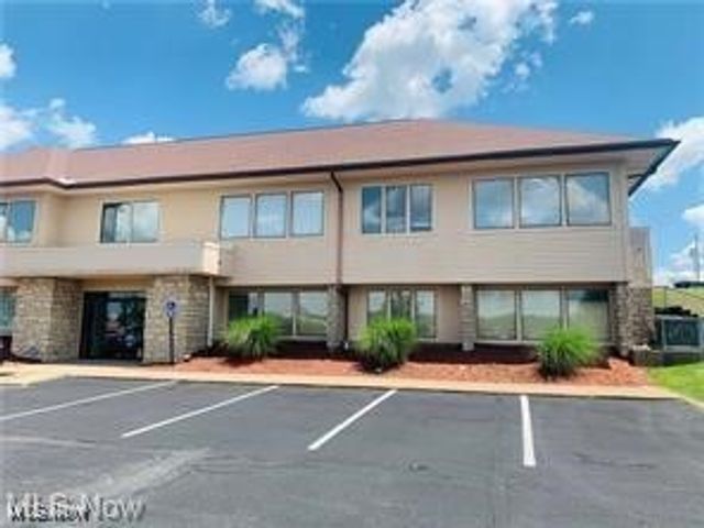 51461 Jennifer Ln 100, St Clairsville, OH 43950