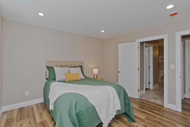 4 Sabrina Way C, Agawam, MA 01001