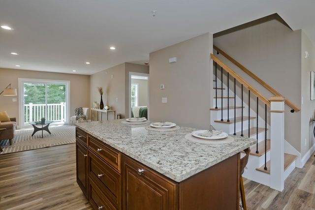 4 Sabrina Way C, Agawam, MA 01001