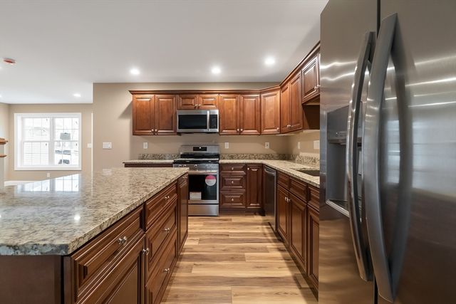 4 Sabrina Way C, Agawam, MA 01001