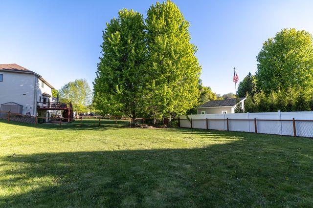 19305 Embers Avenue, Farmington, MN 55024