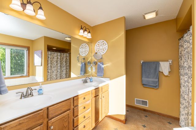 19305 Embers Avenue, Farmington, MN 55024