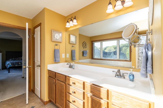 19305 Embers Avenue, Farmington, MN 55024