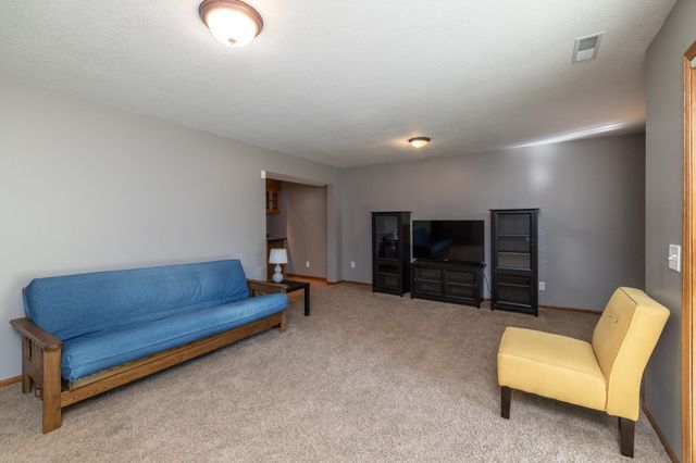 19305 Embers Avenue, Farmington, MN 55024