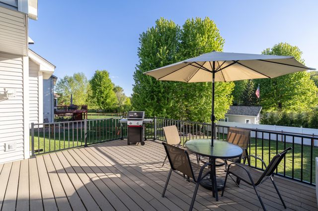 19305 Embers Avenue, Farmington, MN 55024