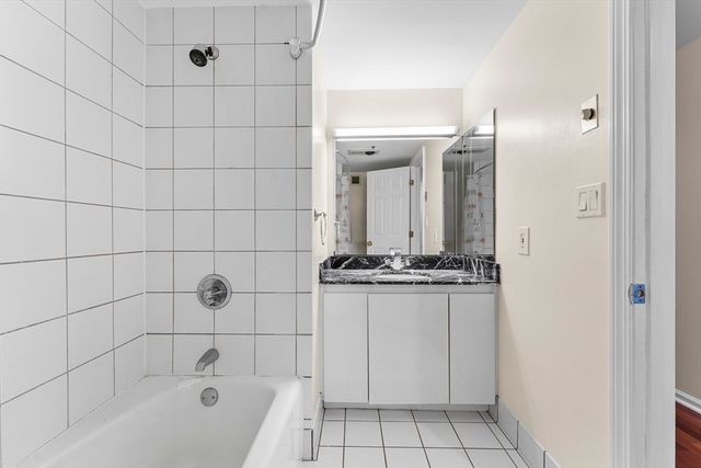 170 Tremont St 1501, Boston, MA 02111