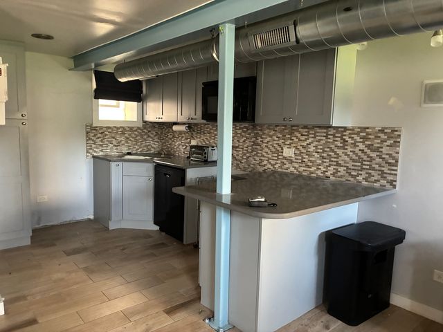 4925 W Warwick Avenue, Chicago, IL 60641