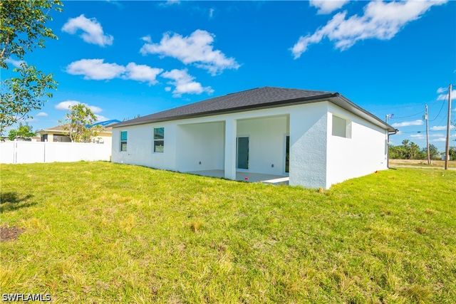 1515 Nelson RD N, Cape Coral, FL 33993