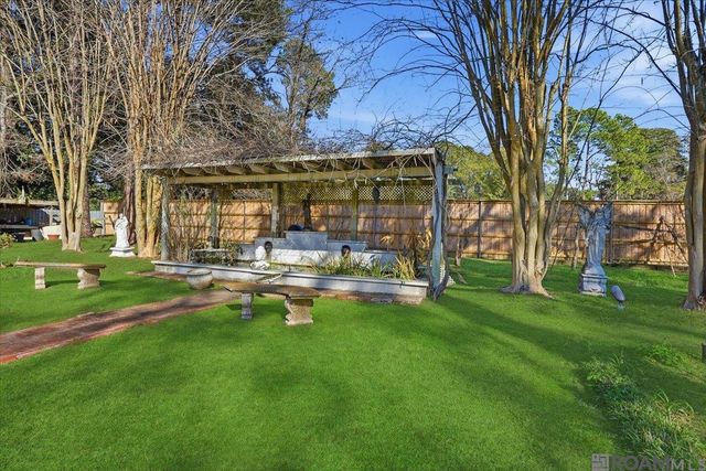 6113 Moss Side Ln, Baton Rouge, LA 70808