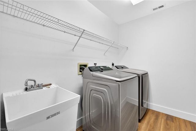 10987 Fieldfair DR, Naples, FL 34119