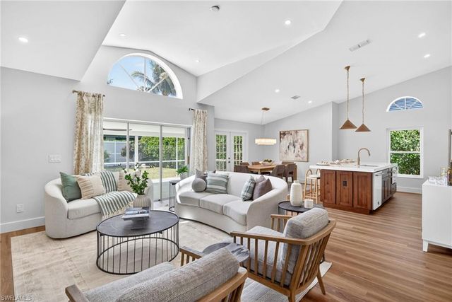 10987 Fieldfair DR, Naples, FL 34119