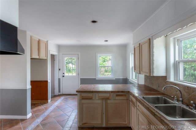 832 N College Avenue, Tulsa, OK 74110