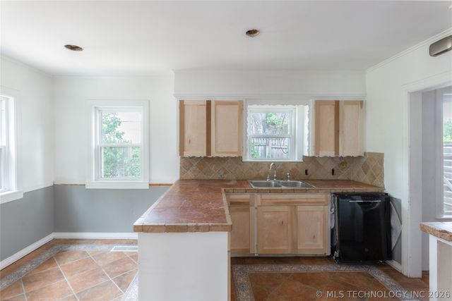 832 N College Avenue, Tulsa, OK 74110