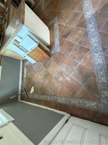 832 N College Avenue, Tulsa, OK 74110