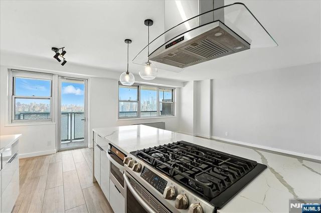 6600 JFK Blvd E 15B, West New York, NJ 07093