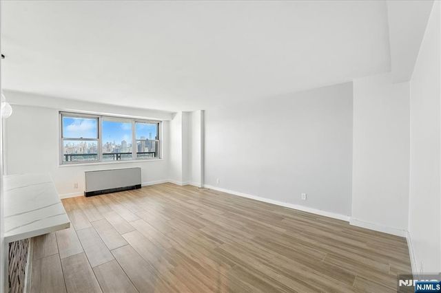 6600 JFK Blvd E 15B, West New York, NJ 07093
