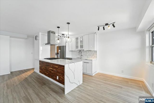 6600 JFK Blvd E 15B, West New York, NJ 07093