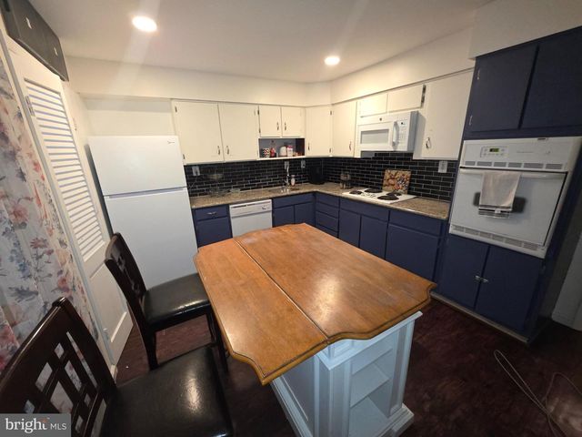 1 FELTER PL, Willingboro, NJ 08046