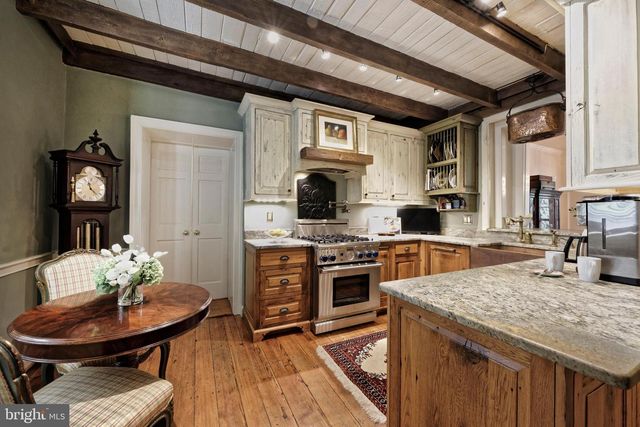 406 E WASHINGTON ST, Middleburg, VA 20117