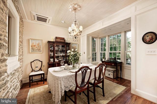 406 E WASHINGTON ST, Middleburg, VA 20117