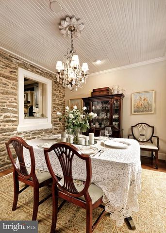 406 E WASHINGTON ST, Middleburg, VA 20117