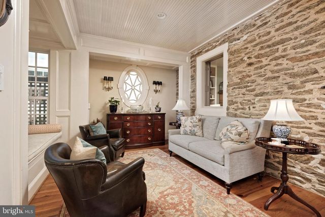 406 E WASHINGTON ST, Middleburg, VA 20117
