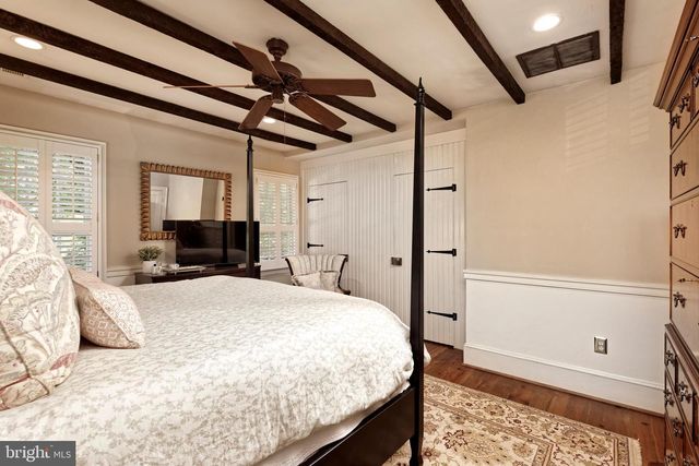 406 E WASHINGTON ST, Middleburg, VA 20117