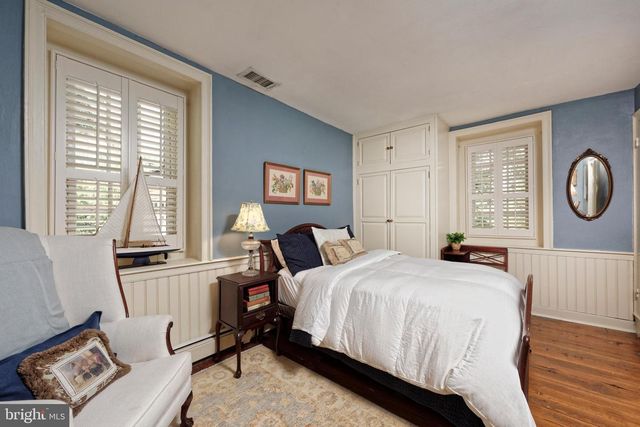 406 E WASHINGTON ST, Middleburg, VA 20117