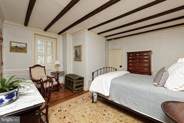 406 E WASHINGTON ST, Middleburg, VA 20117