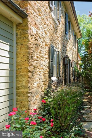 406 E WASHINGTON ST, Middleburg, VA 20117