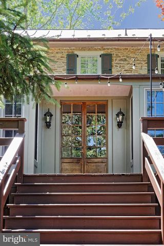 406 E WASHINGTON ST, Middleburg, VA 20117