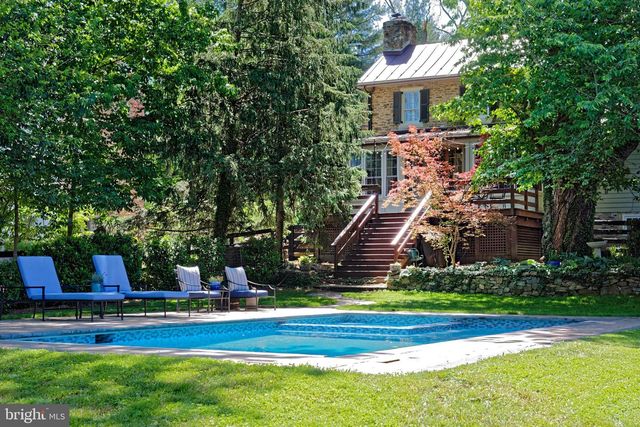 406 E WASHINGTON ST, Middleburg, VA 20117