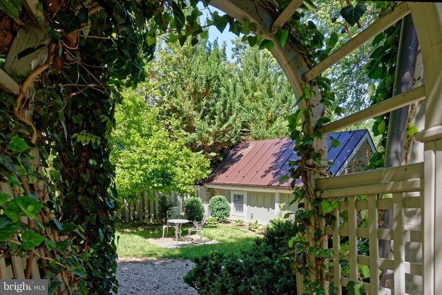 406 E WASHINGTON ST, Middleburg, VA 20117