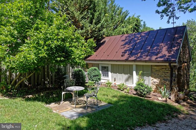 406 E WASHINGTON ST, Middleburg, VA 20117