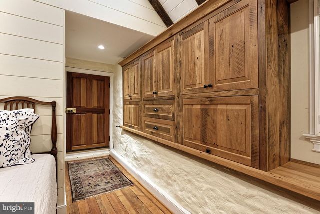 406 E WASHINGTON ST, Middleburg, VA 20117