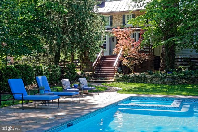406 E WASHINGTON ST, Middleburg, VA 20117