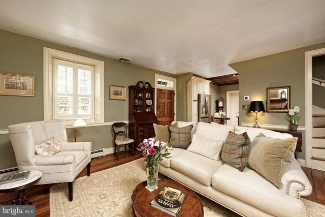 406 E WASHINGTON ST, Middleburg, VA 20117